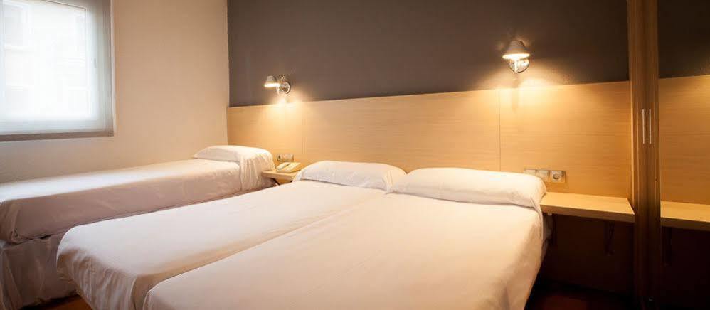 Hotel Hotel Burlada 2*